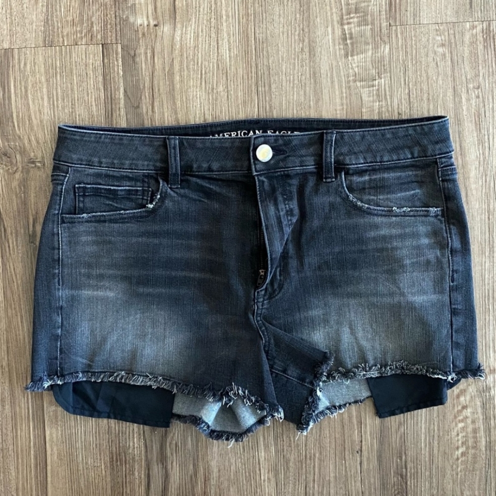 American Eagle Hi Rise Shortie